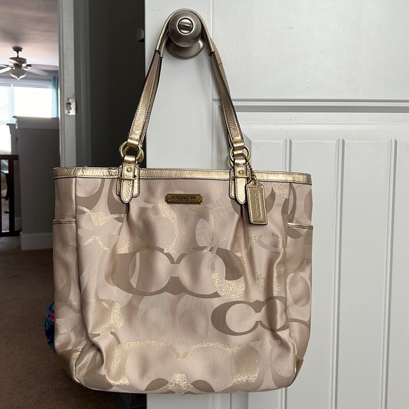 Used Coach Good Metallic Purse No. C1261-F19675. - Picture 1 of 16